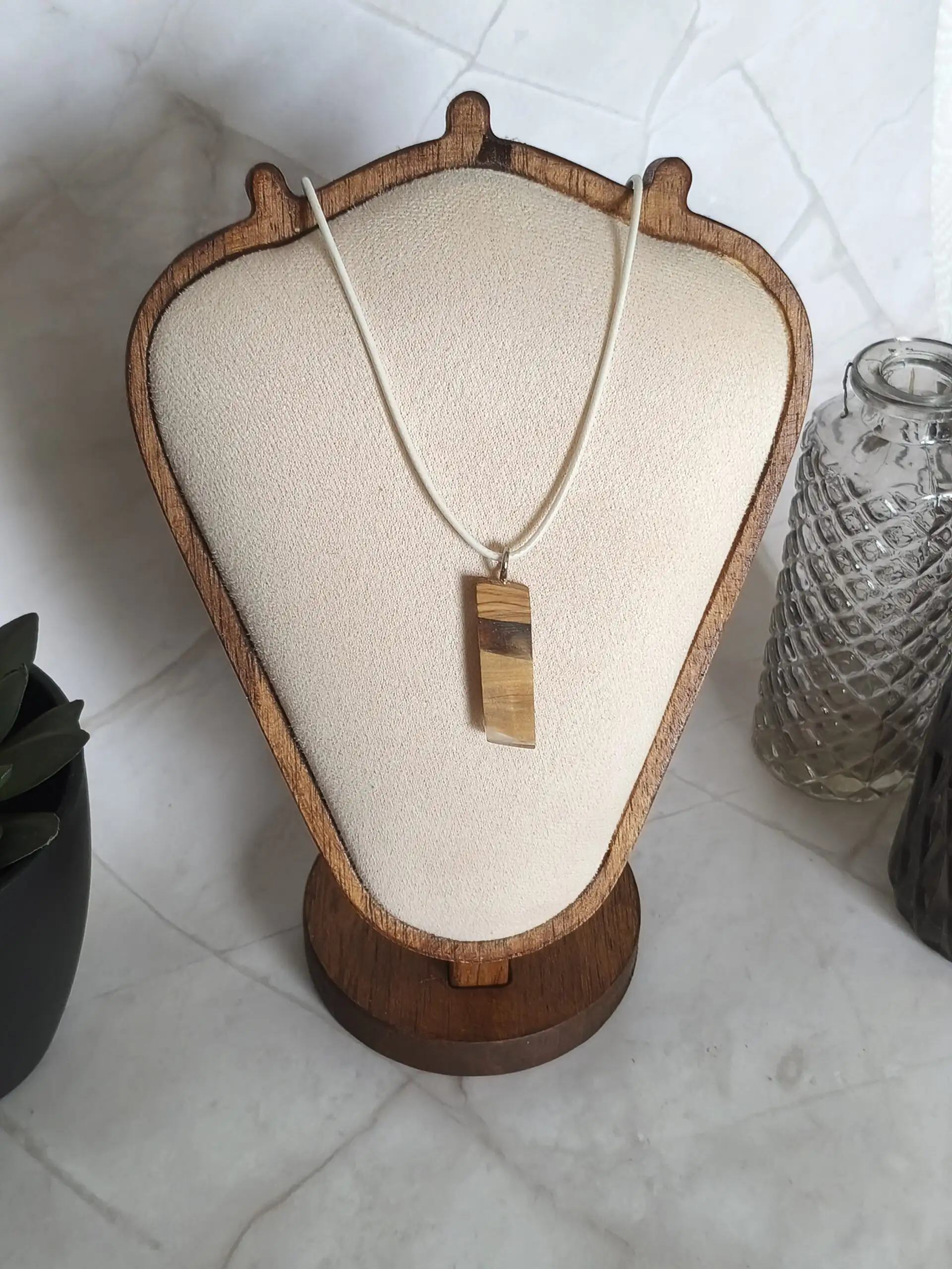 Collier bois résine img 20260205 094915